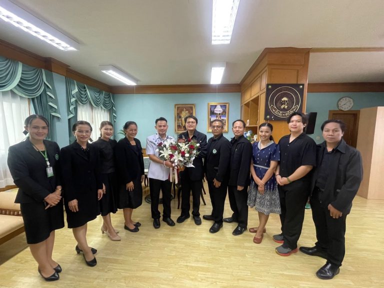 แสดงความคารวะยินดีกับ นพ.สสจ.